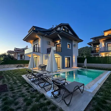 Mert 4 Bdr Private Pool Villa *